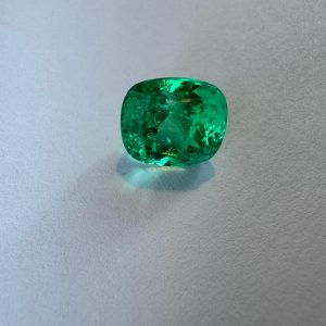 Emeraude Colombienne en coussin 5.59 ct certifiée