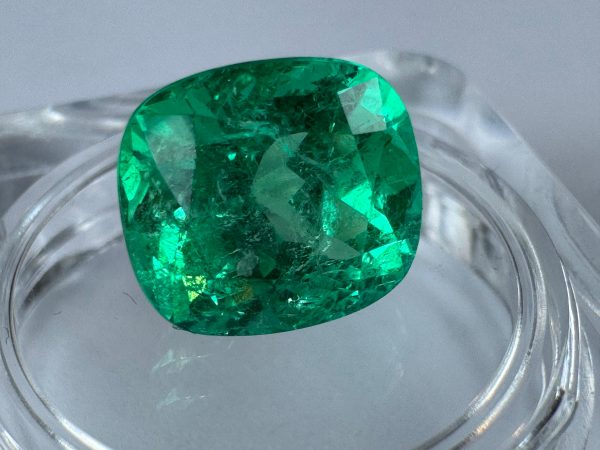 Emeraude Colombienne en coussin 5.59 ct certifiée – Image 5