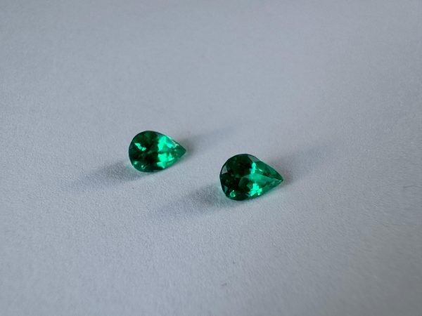 Paire d'Emeraudes en poire – Image 2