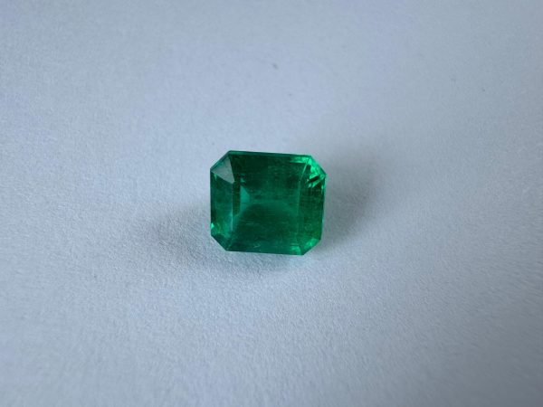 Emeraude Colombienne en carrée 1.58 cts certifiée