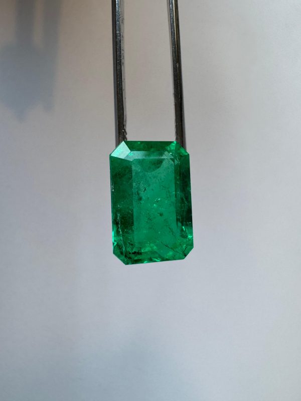 Emeraude Rectangulaire 7.40 Cts Certifiée – Image 3