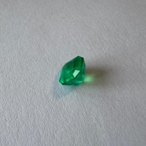 Emeraude Carrée 1.30 Cts Certifiée