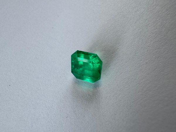 Emeraude Carrée 1.30 Cts Certifiée – Image 3
