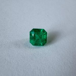 Emeraude Carrée 1.30 Cts Certifiée