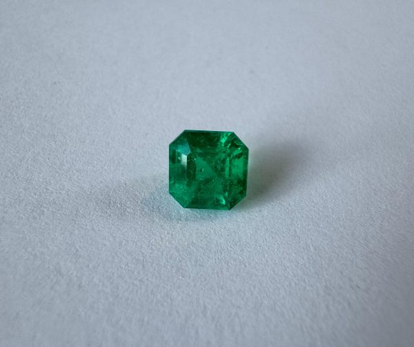 Emeraude Carrée 1.30 Cts Certifiée