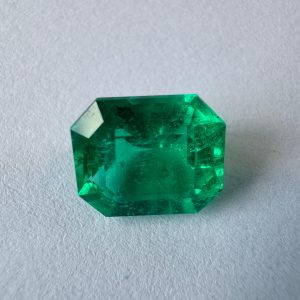 Emeraude Colombienne en carrée 3.20 cts certifiée