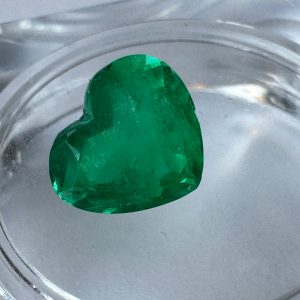 Emeraude en Coeur 1.81cts Certifiée