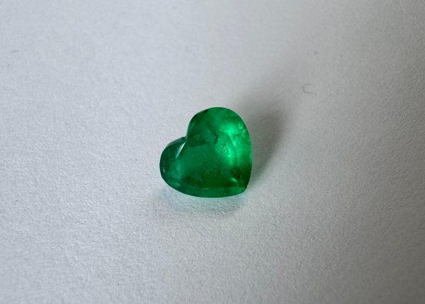 Emeraude en Coeur 1.81cts Certifiée – Image 3
