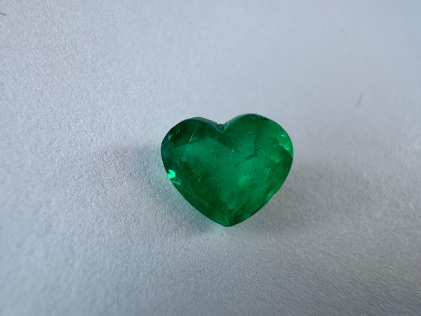 Emeraude en Coeur 1.81cts Certifiée