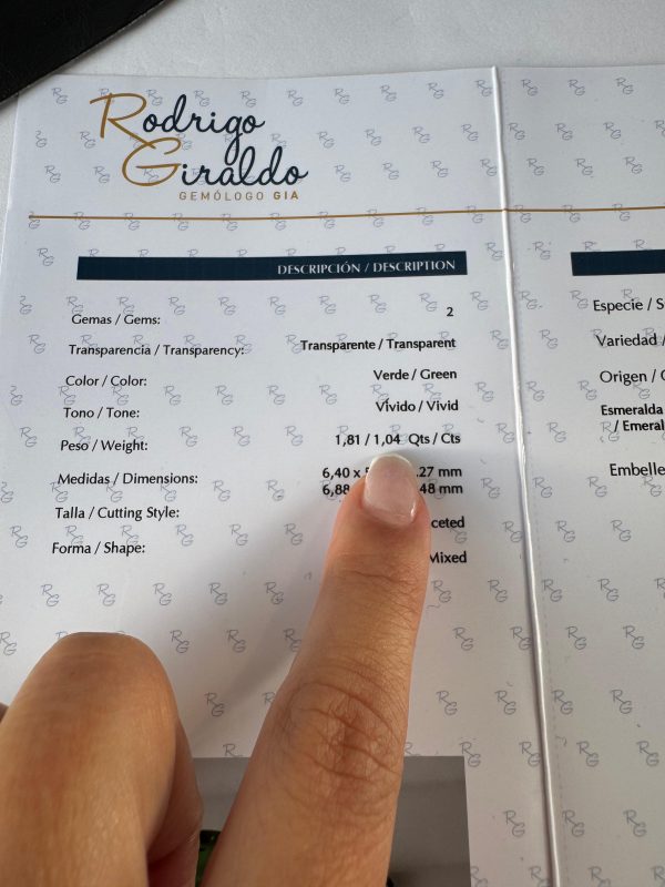 Emeraude Colombienne en Poire 1.04 cts certifiée – Image 5
